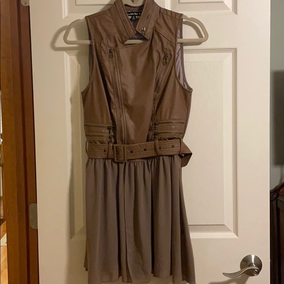 Leather/chiffon motto tank - Picture 2 of 4